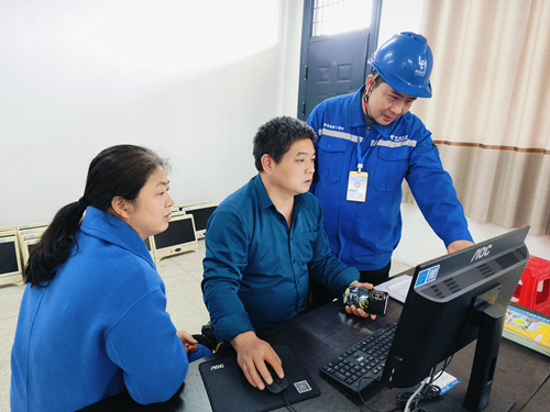 宜章县共有13所学校通过中国电信天翼云电脑开设