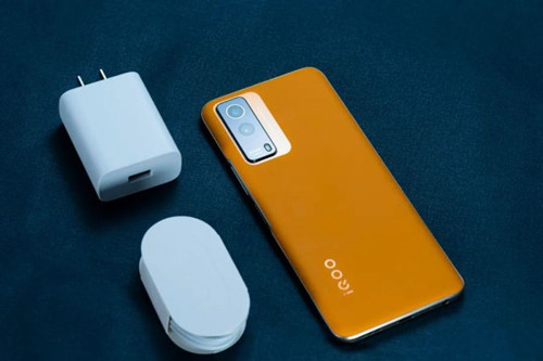 性价比的代表 iQOO Z5x