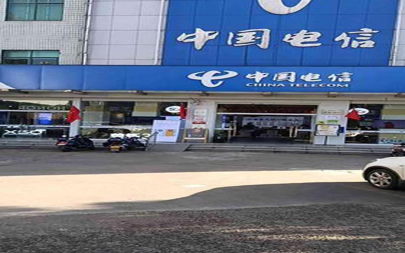危急关头，挺身而出！他奋不顾身跳入河中救出