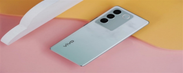 颜值和性能兼具 vivo S16 Pro