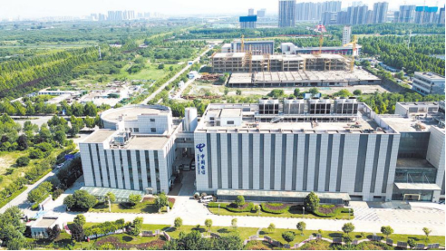 千百年来，古丝绸之路犹如川流不息的“大动脉