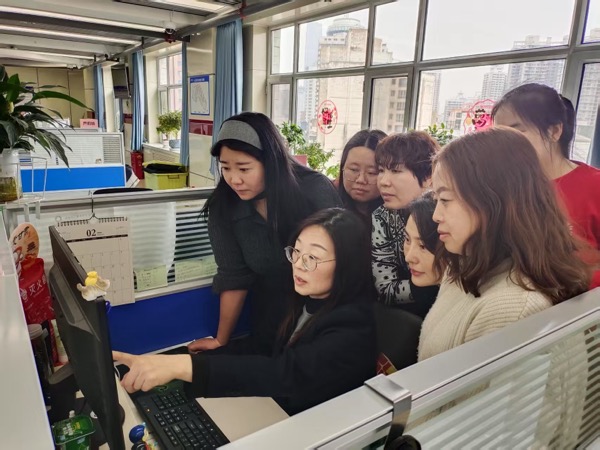 以客户为核心 用专业和创意点亮服务之路