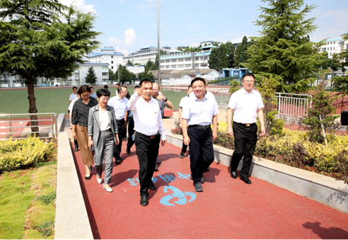 盐源民族中学马校长图片